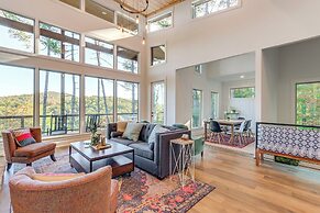 Modern Mtn Cabin w/ Deck & Views in Blue Ridge!