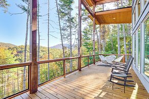 Modern Mtn Cabin w/ Deck & Views in Blue Ridge!