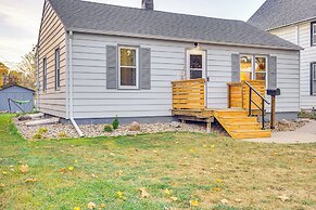 < 1 Mi to Dtwn Sioux Falls: Home w/ Private Yard