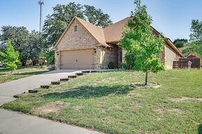 Charming Home w/ Chiminea in Weatherford!