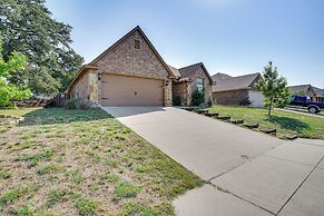 Charming Home w/ Chiminea in Weatherford!