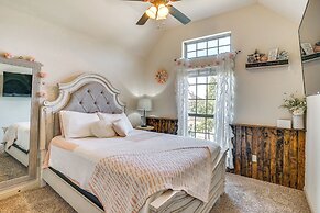 Charming Home w/ Chiminea in Weatherford!