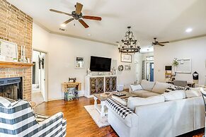 Charming Home w/ Chiminea in Weatherford!