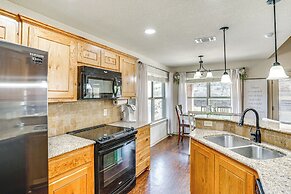 Charming Home w/ Chiminea in Weatherford!