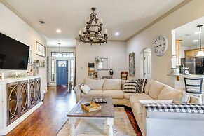 Charming Home w/ Chiminea in Weatherford!