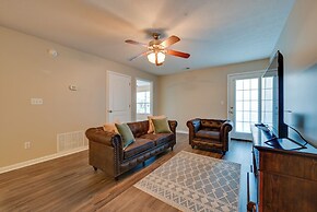 3 Mi to Dtwn: Pet-friendly Apt in Elizabethtown!
