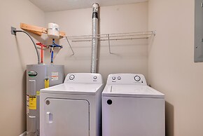 3 Mi to Dtwn: Pet-friendly Apt in Elizabethtown!