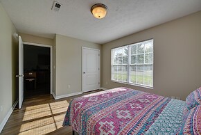 3 Mi to Dtwn: Pet-friendly Apt in Elizabethtown!