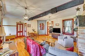 Walk to Creek: Mount Joy Home w/ Peacocks On-site!