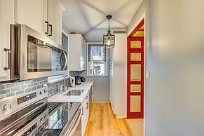 Walk to Creek: Mount Joy Home w/ Peacocks On-site!