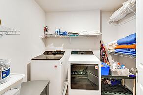 Family Friendly: Modern Townhome in Lula!