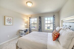 10 Mi to Grand Rapids: Modern Townhome!