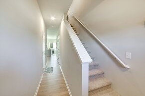 10 Mi to Grand Rapids: Modern Townhome!