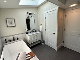 Inn at Perkins Cove
