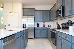 16020 Spacious Family Home 8BD Perfect For Your Vacation