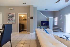 3BR Townhome Steps From Theme Parks Sleeps 6