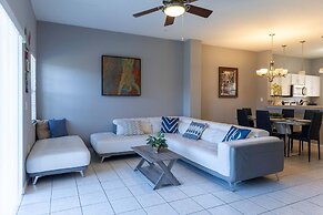 3BR Townhome Steps From Theme Parks Sleeps 6