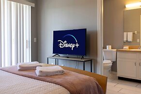 3BR Townhome Steps From Theme Parks Sleeps 6