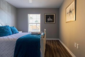 3BR Townhome Steps From Theme Parks Sleeps 6