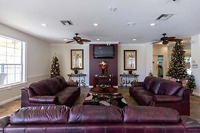 3BR Townhome Steps From Theme Parks Sleeps 6