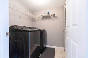 3BR Townhome Steps From Theme Parks Sleeps 6