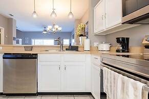 3BR Townhome Steps From Theme Parks Sleeps 6
