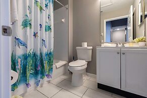 3BR Townhome Steps From Theme Parks Sleeps 6