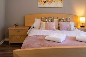 3BR Townhome Steps From Theme Parks Sleeps 6