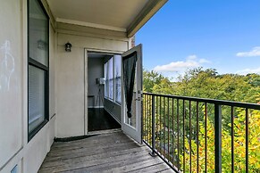 Stylish Sky Lofts Condo In Historic West End 2 Bedroom Condo