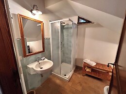 2bed Farmhouse Near San Gimignano With Pool