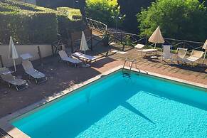 2bed Farmhouse Near San Gimignano With Pool