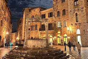 2bed Farmhouse Near San Gimignano With Pool