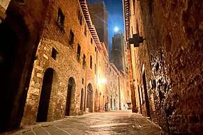 2bed Farmhouse Near San Gimignano With Pool