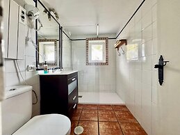Rural Apartment With Direct Access to the Pool
