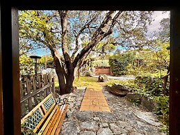 Rural Apartment With Direct Access to the Pool
