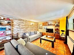Rural Apartment With Direct Access to the Pool