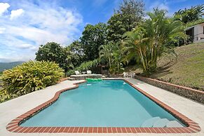 Nice Pool w Breathtaking Mountain Views BBQ
