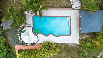 Nice Pool w Breathtaking Mountain Views BBQ
