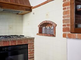 Nice Apartment With Swimming Pool