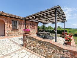 Nice Apartment With Swimming Pool