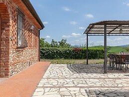 Nice Apartment With Swimming Pool