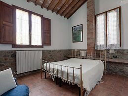 Nice Apartment With Swimming Pool