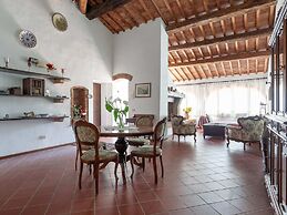 Nice Apartment With Swimming Pool