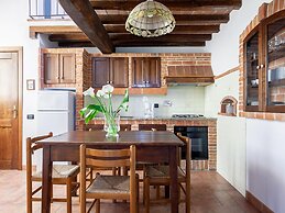 Nice Apartment With Swimming Pool