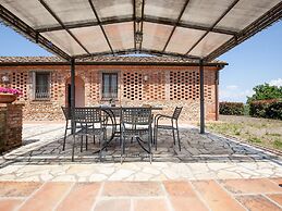 Nice Apartment With Swimming Pool