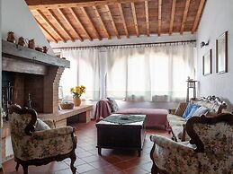 Nice Apartment With Swimming Pool