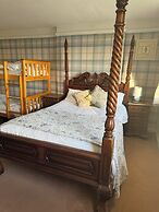 The Rowley Manor Hotel