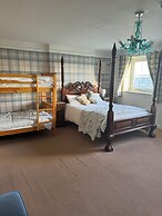 The Rowley Manor Hotel