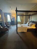 The Rowley Manor Hotel