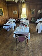 The Rowley Manor Hotel
